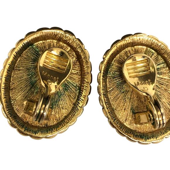 Vintage 1980s Monet Pearlescent Oval Gold Tone Clip On Earrings Signature Stamp - Picture 2 of 16